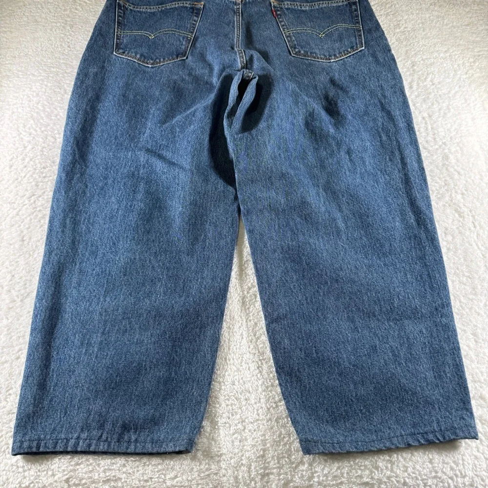 Levi's 560 Denim Jeans Men's Size 42x27 Med Wash Cotton Blue Relaxed Fit NEW
